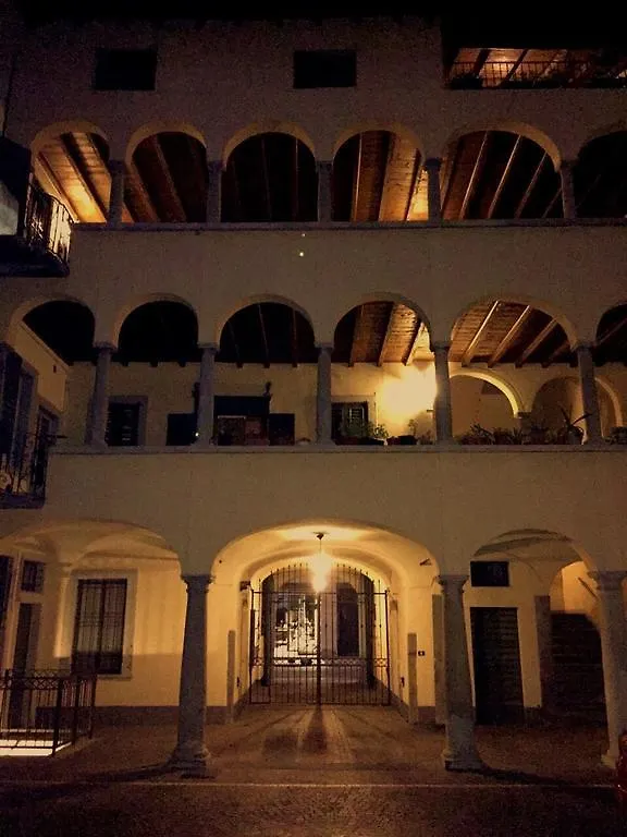 بيرغامو Angolo Del Poeta